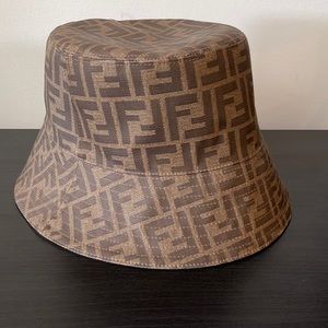 Fendi bucket hat unisex